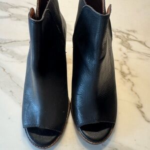 Lucky Brand Women's Black Leather Open-Toe Mules